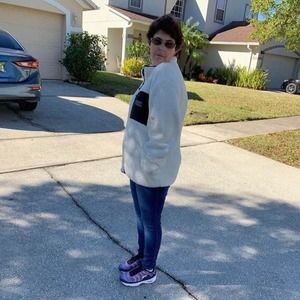 Meet your Posher, Lisa